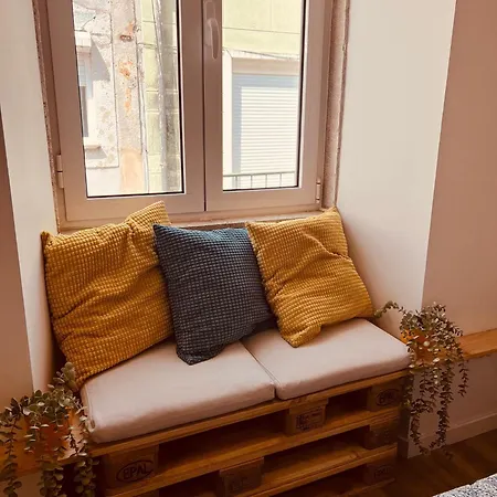 Estrela Da Mascarenhas *